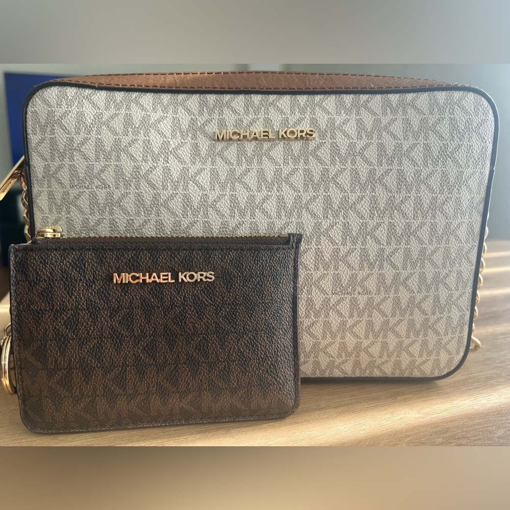 Michael kors crossbody with wallet - Picture 2 of 5